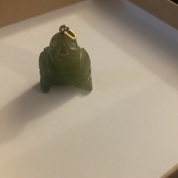 Vintage jade carved Buddha pendant - Picture 1 of 7